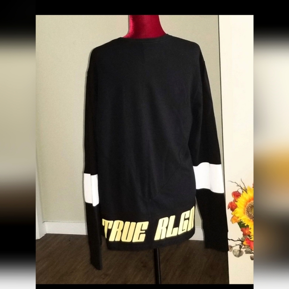 TRUE RELIGION men's top